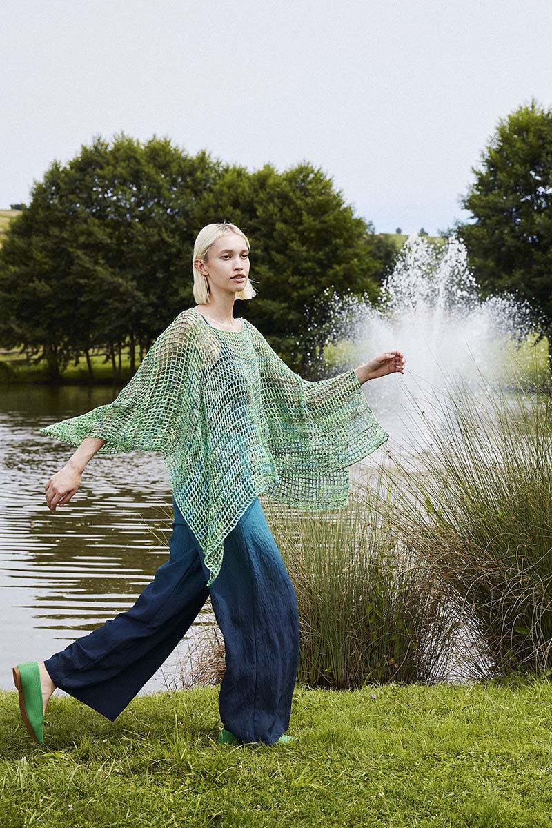 WIND-KISSED Poncho